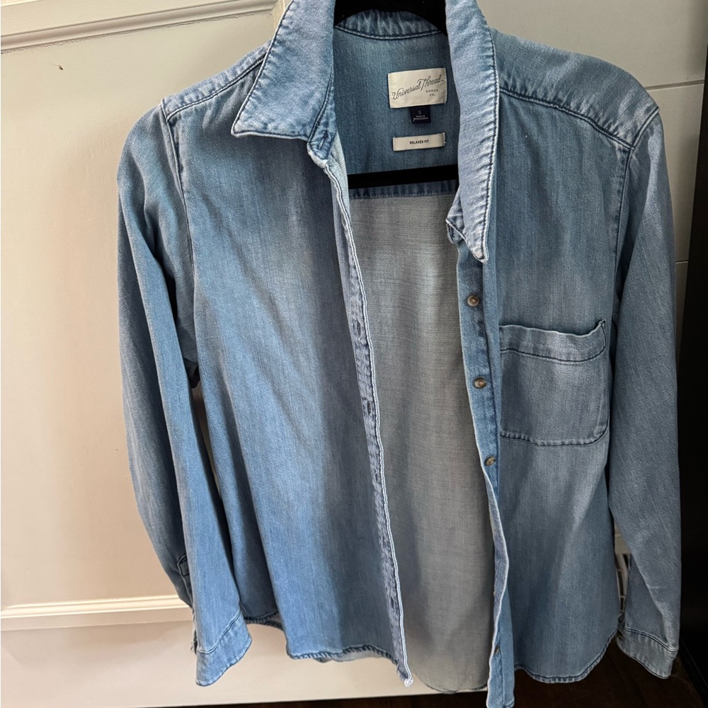Universal Thread Light Blue Button Down Shirt